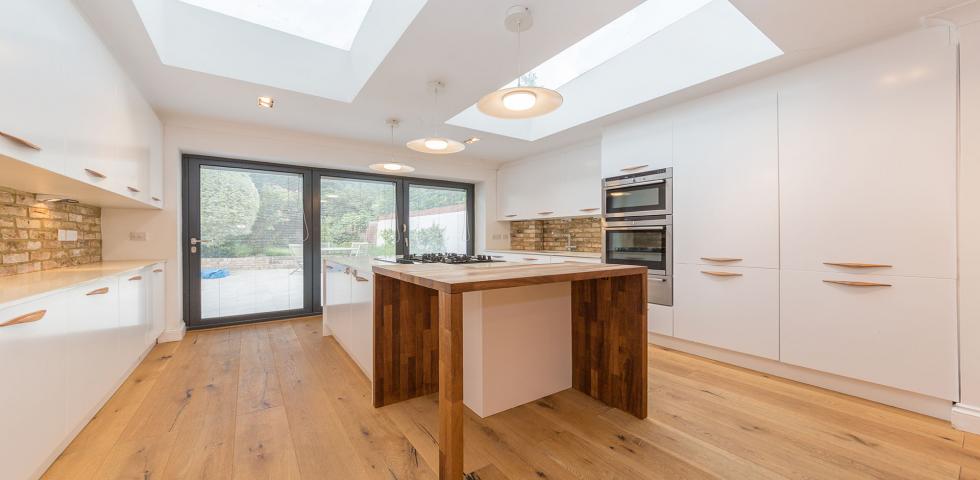 Modern Family Home Chatsworth rd, Brondesbury